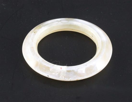 A Chinese chamfered agate ring, diameter 5.1cm